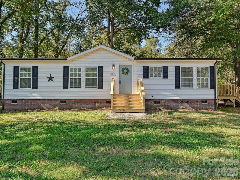 1711 Trexlar Avenue, Gastonia, NC - 3 beds, 2 baths, 1,340 sqft - $229,900