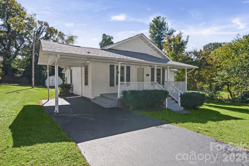 628 E Front Street, Statesville, NC - 3 beds, 2 baths, 1,275 sqft - $245,000