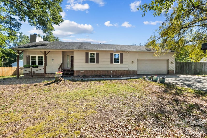 1655 Brook Drive, Fort Mill, SC - 3 beds, 2 baths, 1,500 sqft - $399,900