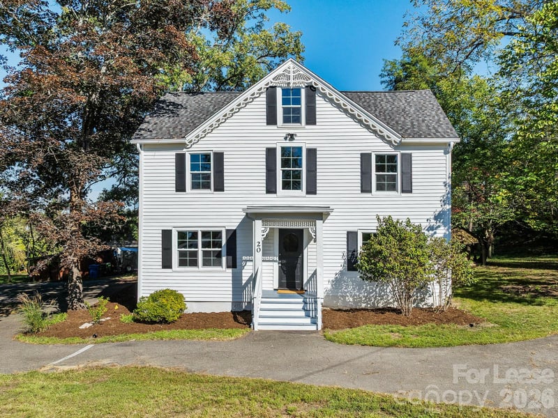 20 Rosscraggon Road, Asheville, NC -  - $4,976/mo