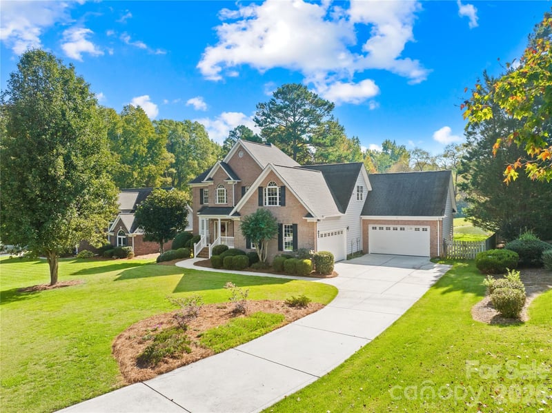 1410 Pine Needle Lane, Mooresville, NC - 4 beds, 2.5 baths, 2,985 sqft - $589,000