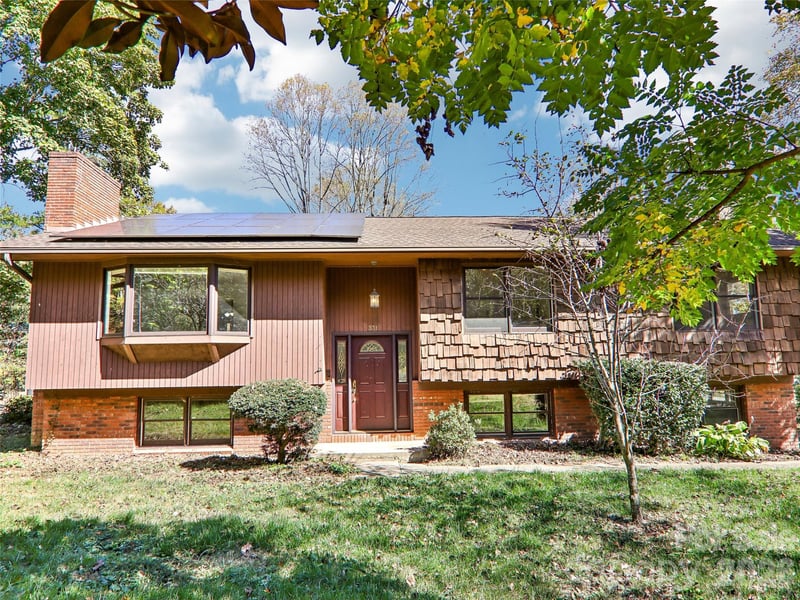 331 Woody Lane, Asheville, NC - 3 beds, 2.5 baths, 2,274 sqft - $385,000