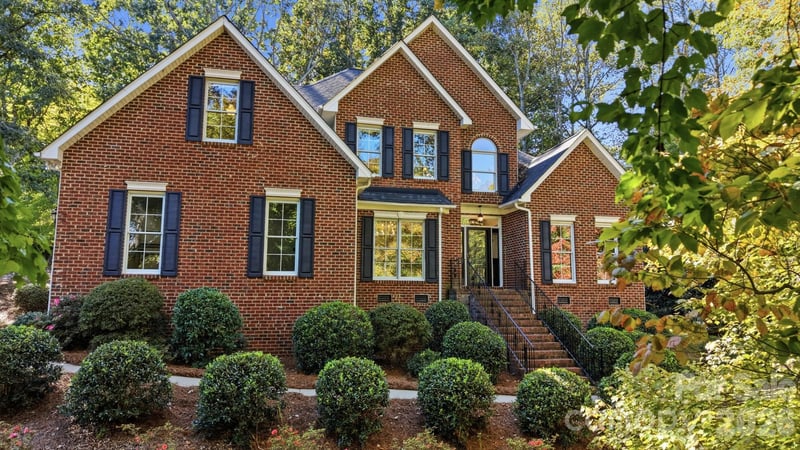 8305 Lake Providence Drive, Weddington, NC - 4 beds, 3.5 baths, 2,874 sqft - $799,900
