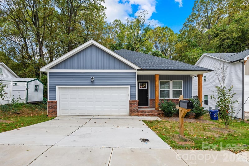 354 W Moore Avenue, Mooresville, NC - 3 beds, 2 baths, 1,553 sqft - $2,100/mo