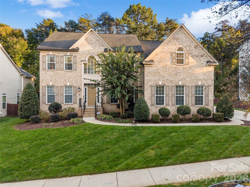 10722 Drake Hill Drive, Huntersville, NC - 4 beds, 3.5 baths, 3,841 sqft - $725,000