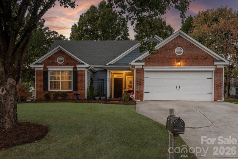 9301 Lindahi Lane, Charlotte, NC - 3 beds, 2 baths, 1,592 sqft - $500,000