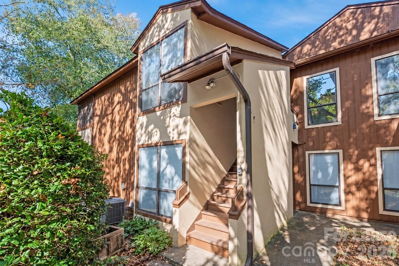 5731 Dockside Drive, Charlotte, NC - 2 beds, 2 baths, 1,100 sqft - $1,600/mo