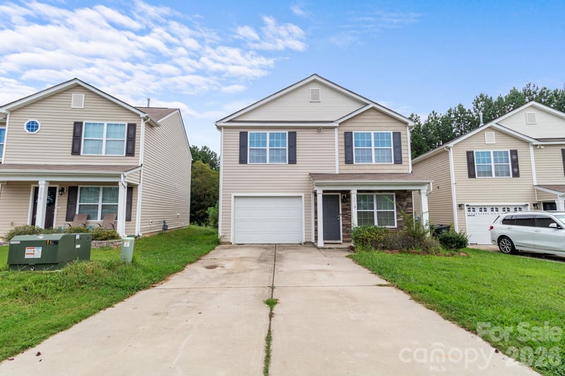 4012 Long Arrow Drive, Concord, NC - 3 beds, 2.5 baths, 1,722 sqft - $309,000