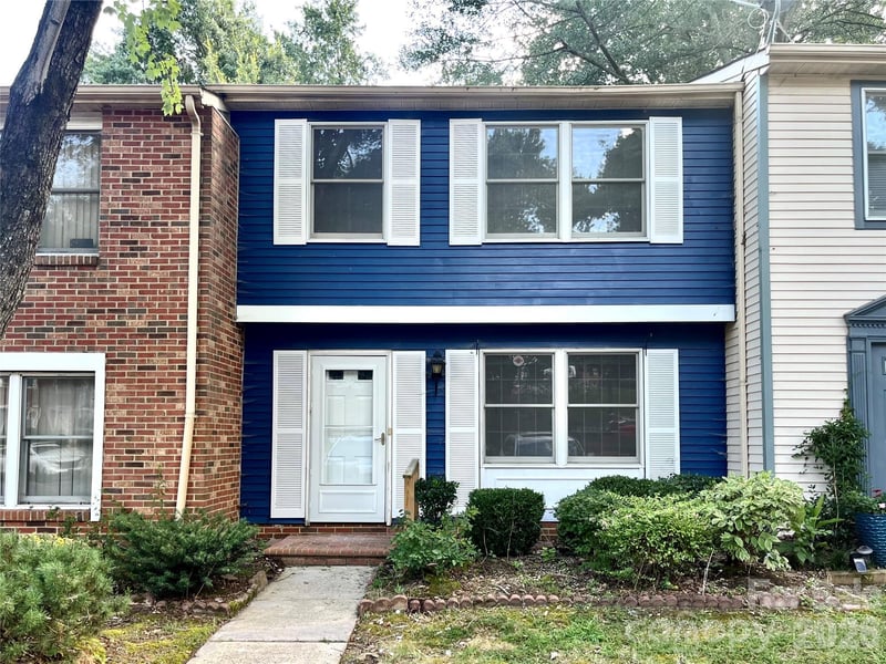 8234 Knights Bridge Road, Charlotte, NC - 3 beds, 1.5 baths, 1,159 sqft - $214,000