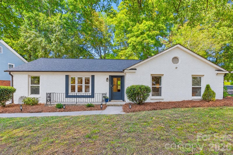 6441 Bridlewood Lane, Charlotte, NC - 3 beds, 2 baths, 1,500 sqft - $375,000