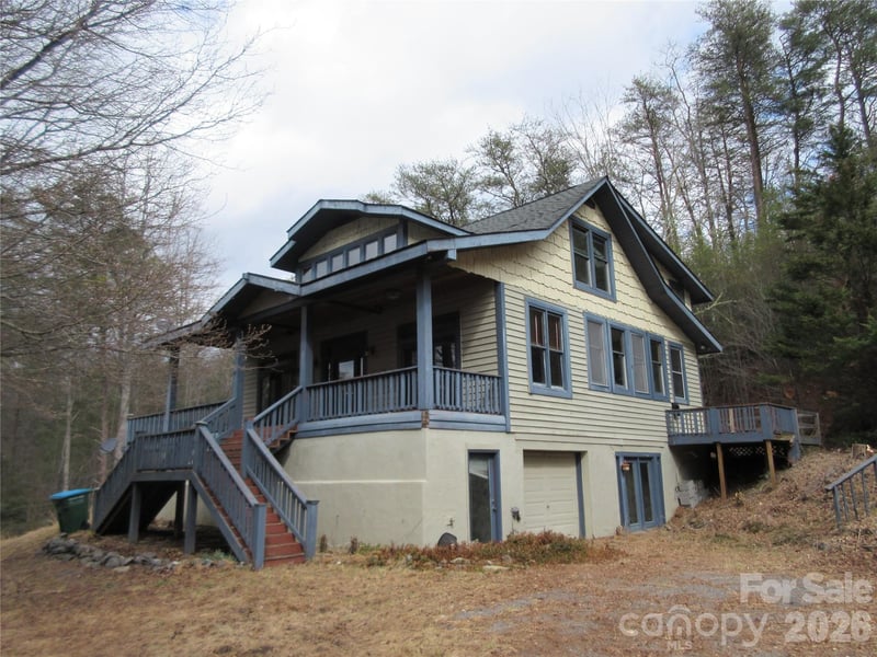 373 Shumont Road, Black Mountain, NC - 3 beds, 2 baths, 2,892 sqft - $344,900
