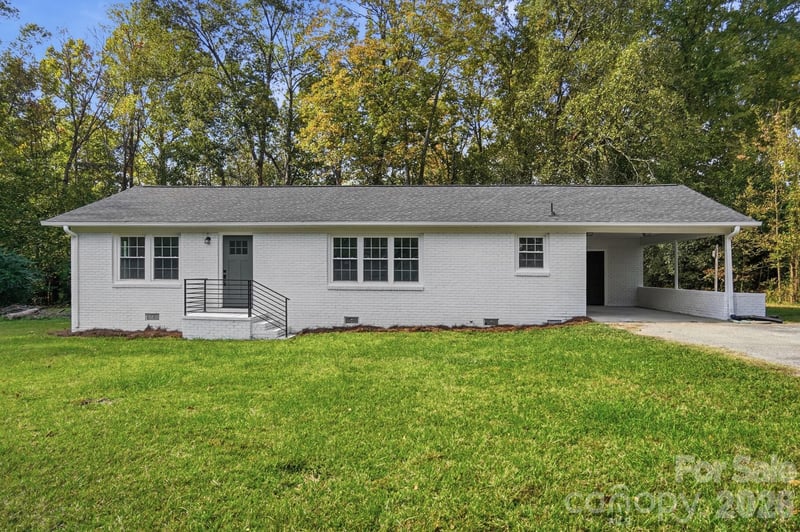 1580 Pinewood Avenue, Lancaster, SC - 3 beds, 1.5 baths, 1,168 sqft - $224,900