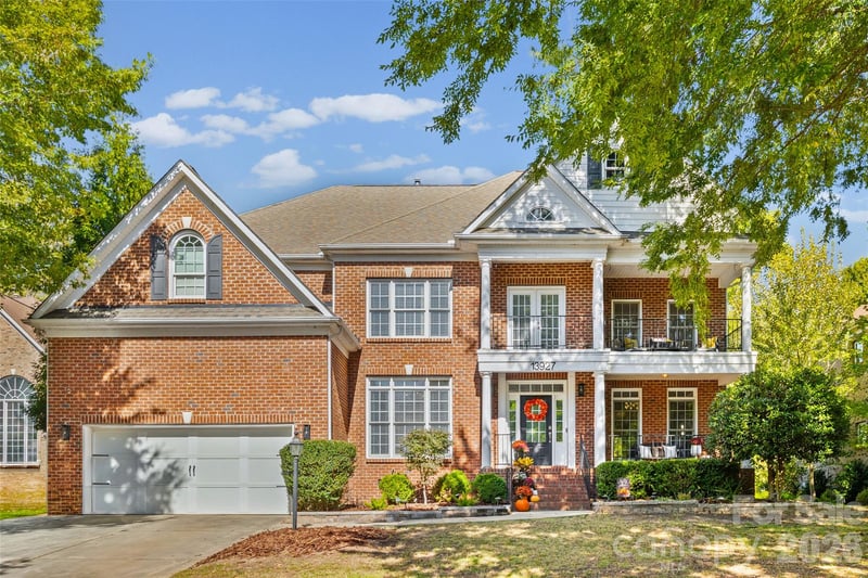 13927 Shanghai Links Place, Charlotte, NC - 6 beds, 5 baths, 4,681 sqft - $952,000
