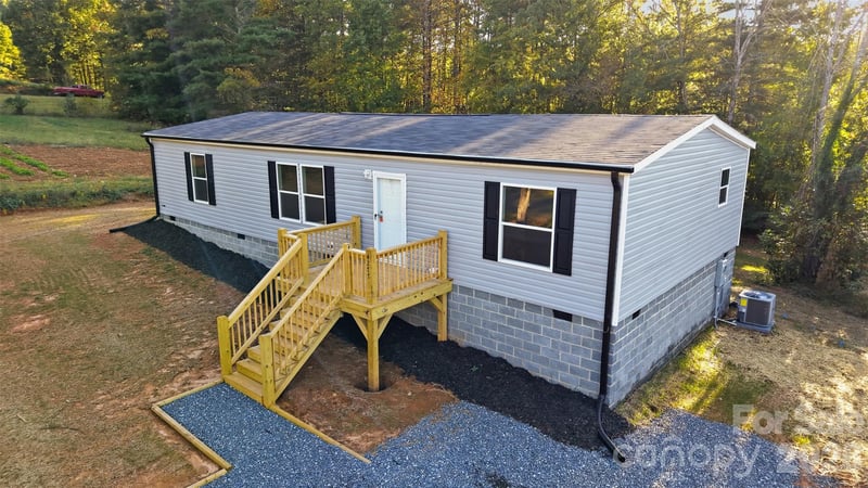 4277 Chinquapin Circle, Lenoir, NC - 3 beds, 2 baths, 1,503 sqft - $227,900