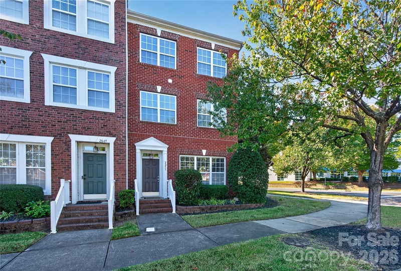 2053 Cambridge Beltway Drive, Charlotte, NC - 3 beds, 3 baths, 2,143 sqft - $319,990