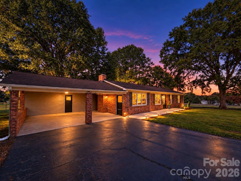3889 Grange Road, Maiden, NC - 3 beds, 1.5 baths, 1,310 sqft - $285,000
