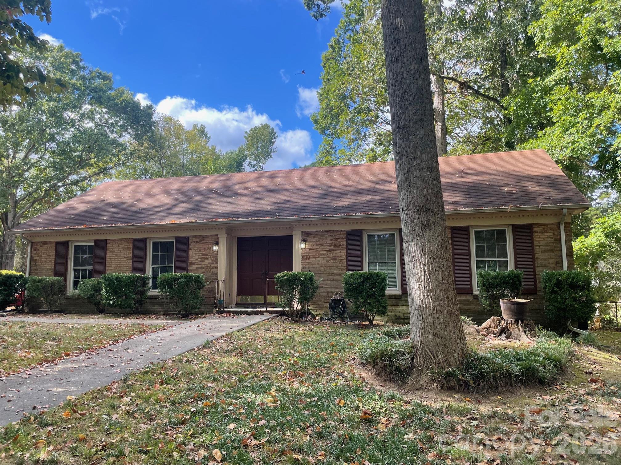 7808 Elwood Dr, Charlotte, NC 28227. property listing photo
