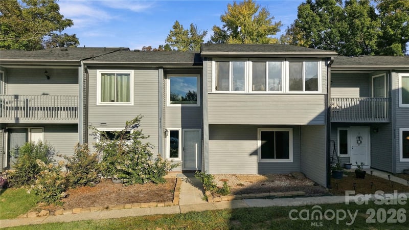 6610 Point Comfort Lane, Charlotte, NC - 1 bed, 0.5 baths, 1,905 sqft - $300,000