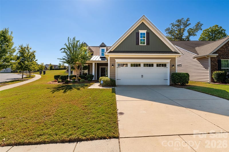 13301 Canterbury Castle Drive, Charlotte, NC - 2 beds, 2 baths, 1,721 sqft - $414,000