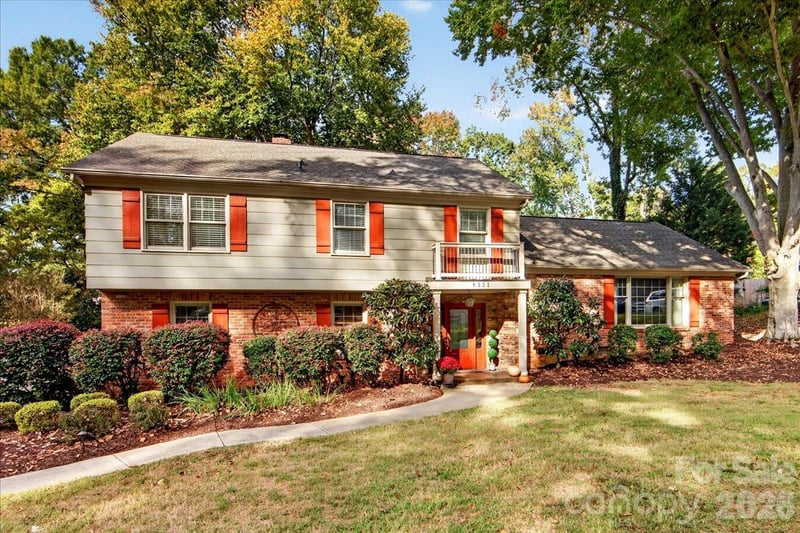 6532 Tall Oaks Trail, Charlotte, NC - 4 beds, 2.5 baths, 2,385 sqft - $850,000