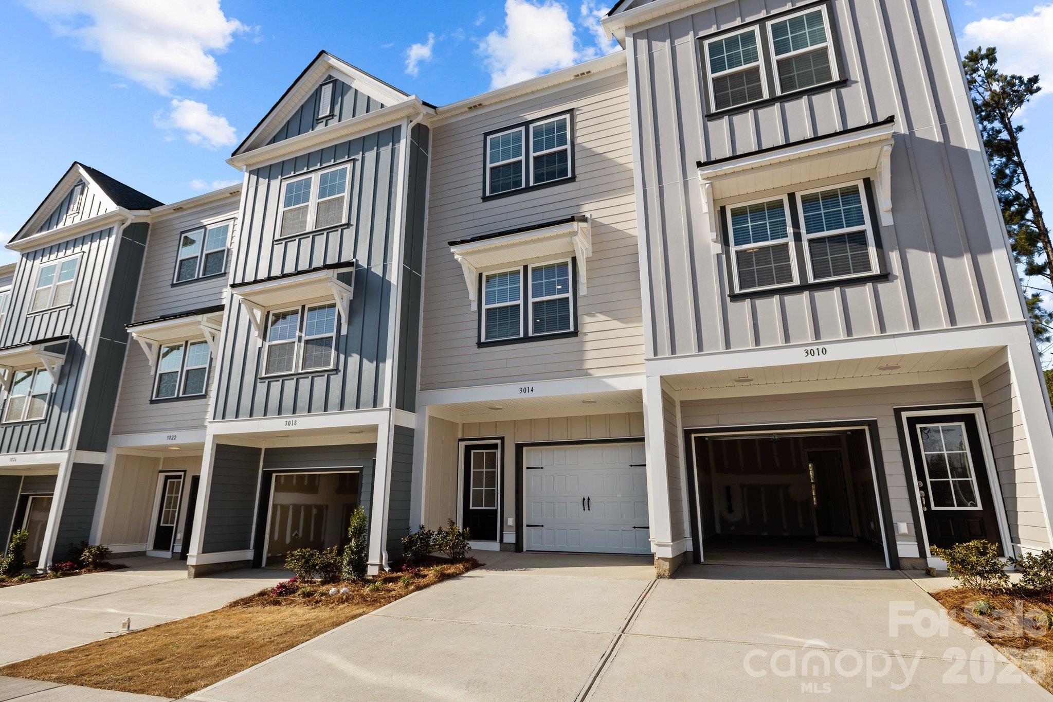 3208 Butler Hill Dr Apt 27, Matthews, NC 28105. property listing photo