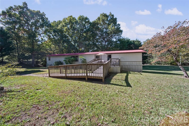 2350 Wildwood Drive, York, SC - 2 beds, 2 baths, 910 sqft - $180,000