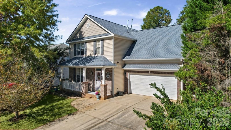 2742 Gusty Lane, Monroe, NC - 3 beds, 2.5 baths, 1,860 sqft - $355,000