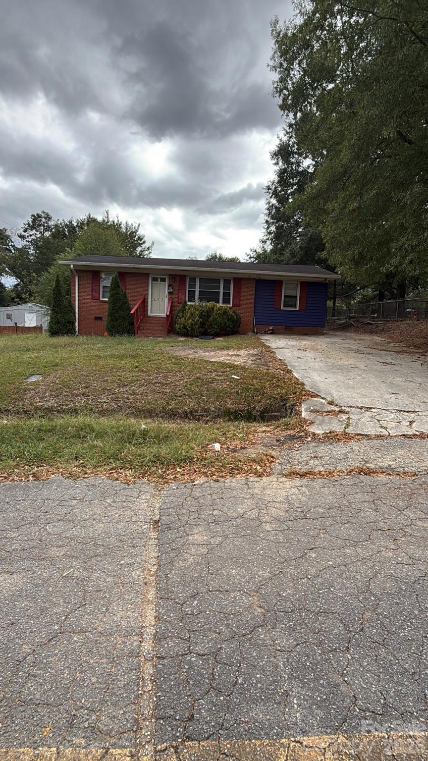 907 Marion St, Lancaster, SC 29720. property listing photo
