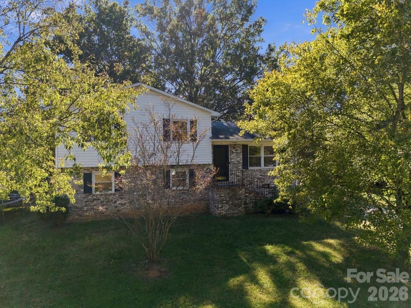 1530 Kingston Drive, Kannapolis, NC - 4 beds, 2 baths, 1,656 sqft - $210,000
