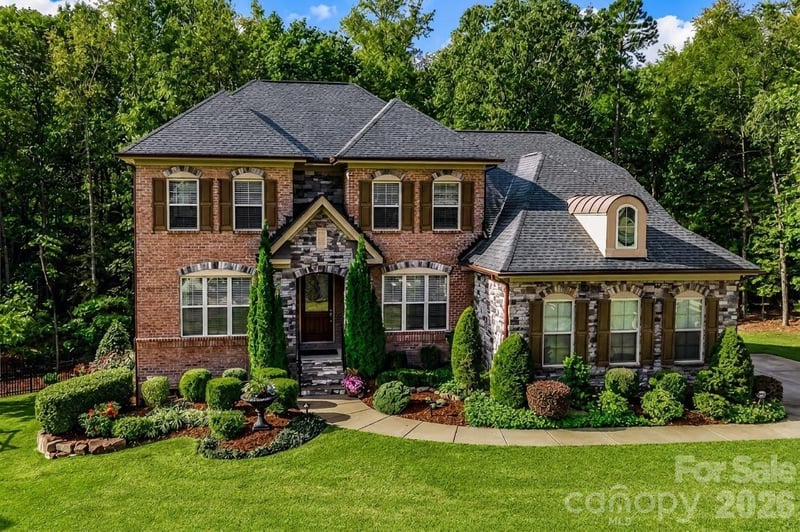 738 Chaucer Circle, Fort Mill, SC - 4 beds, 3.5 baths, 4,044 sqft - $1,400,000