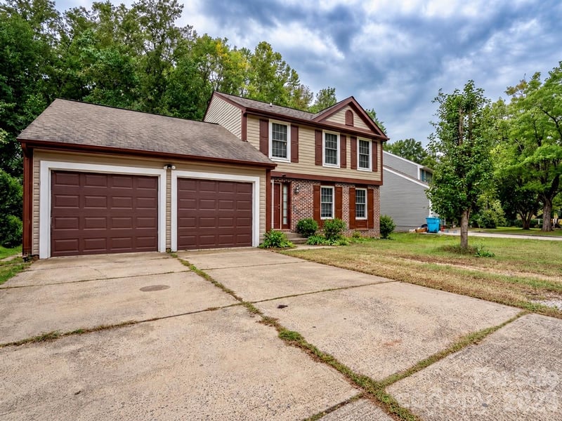 8400 Mayerling Drive, Charlotte, NC - 3 beds, 1.5 baths, 1,566 sqft - $284,900
