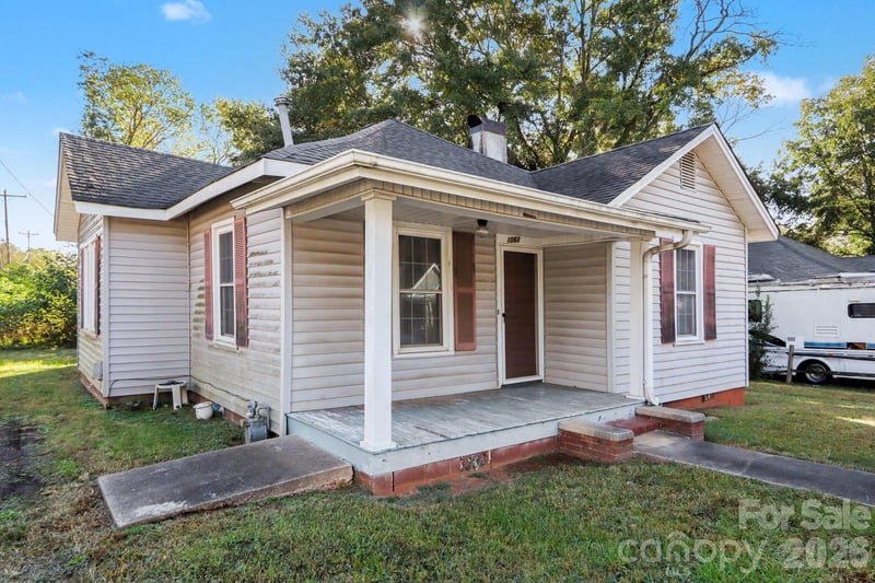 1062 Wellman Street, Gastonia, NC - 2 beds, 1 bath, 1,269 sqft - $180,000