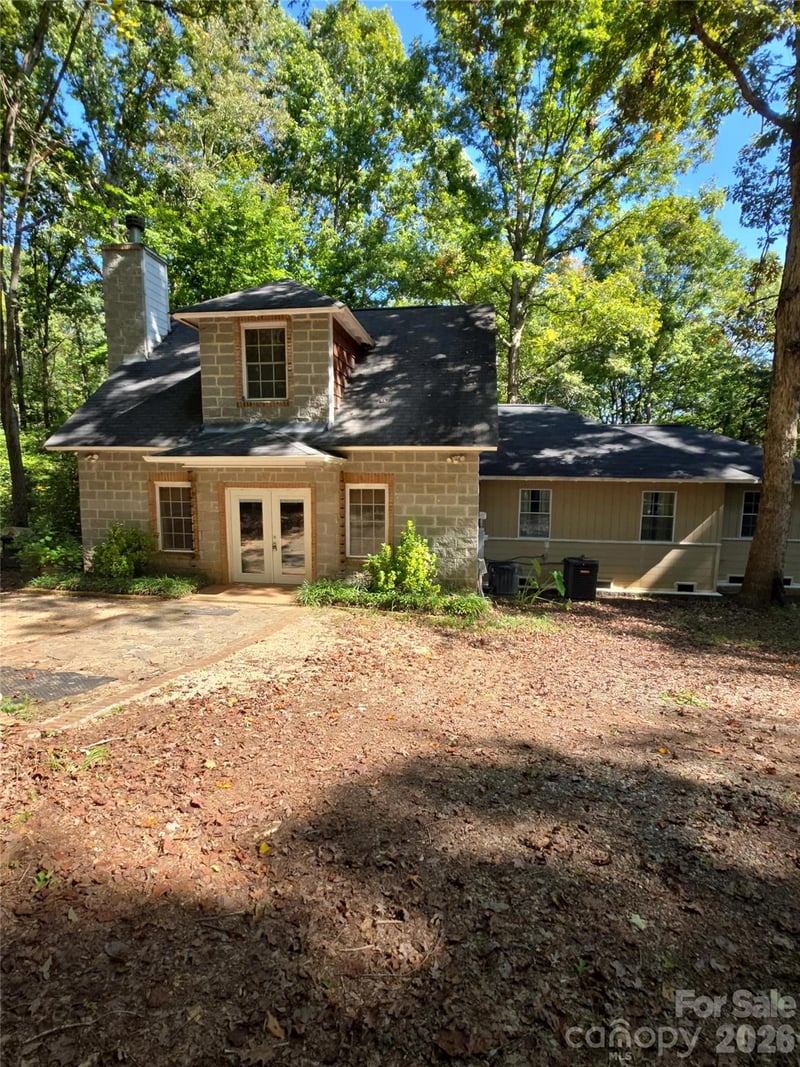 1040 Gideon Trail, Dallas, NC - 3 beds, 3 baths, 1,870 sqft - $350,000