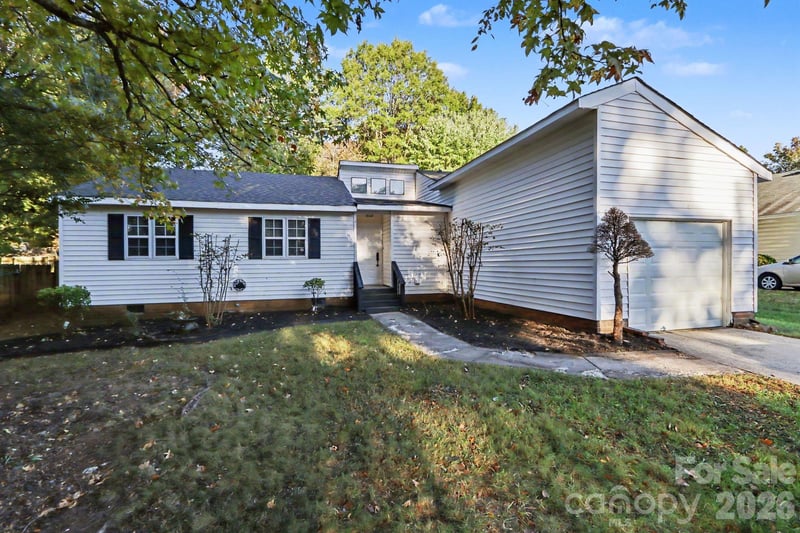 5107 Rolling Oak Lane, Charlotte, NC - 3 beds, 2 baths, 1,206 sqft - $309,900