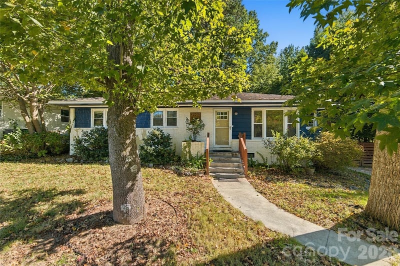 3900 Tipperary Place, Charlotte, NC - 3 beds, 1 bath, 1,050 sqft - $303,500