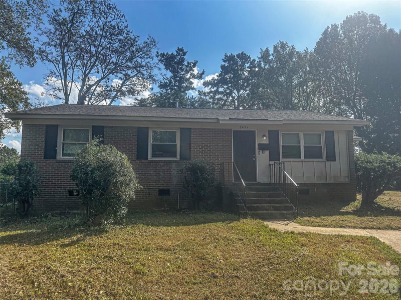 9421 Spruce Pine Place, Charlotte, NC - 4 beds, 2 baths, 1,374 sqft - $209,000