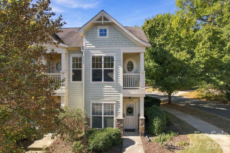 4124 Walker Road, Charlotte, NC - 2 beds, 2.5 baths, 1,086 sqft - $375,000