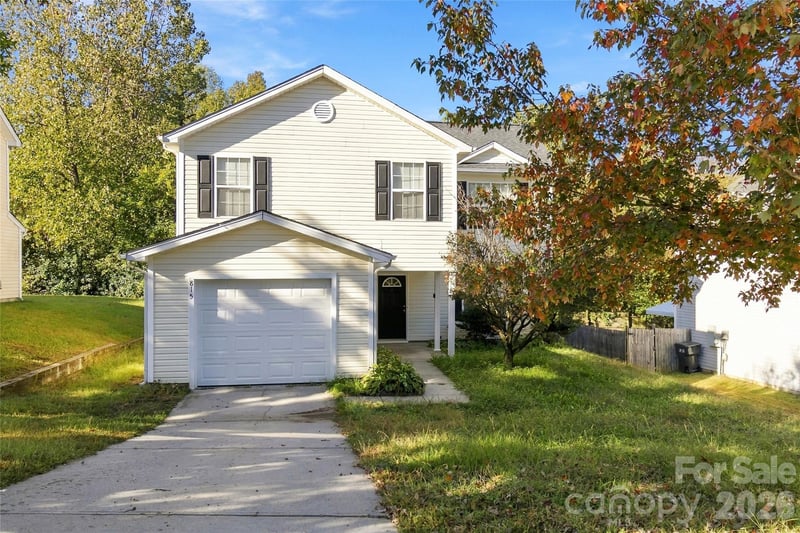 815 Valley Ridge Road, Charlotte, NC - 4 beds, 2.5 baths, 1,570 sqft - $299,900
