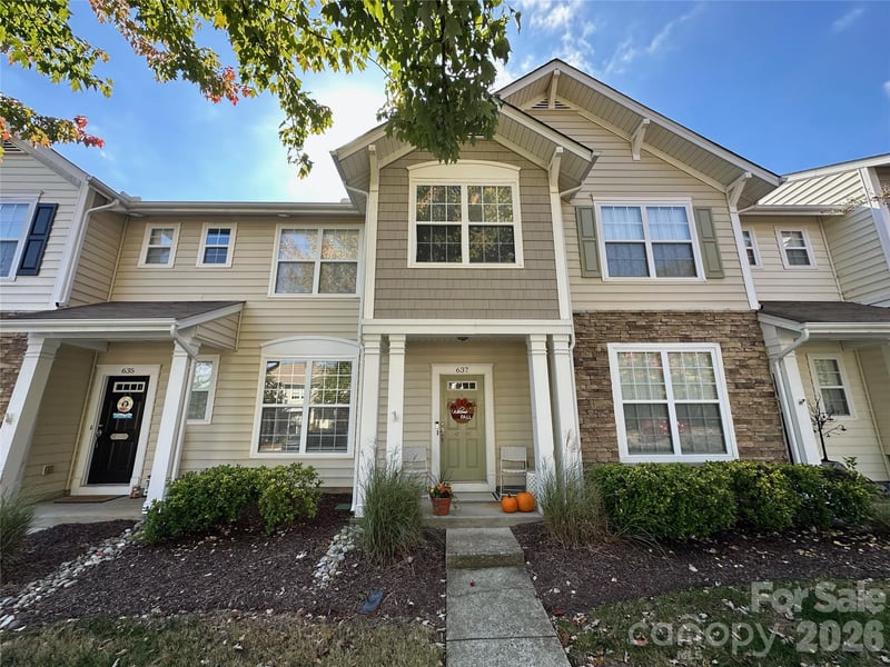 637 Brickdust Court, Fort Mill, SC - 3 beds, 2.5 baths, 1,323 sqft - $298,000