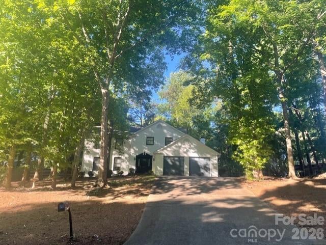 9316 Raintree Lane, Charlotte, NC - 4 beds, 2.5 baths, 2,409 sqft - $735,000