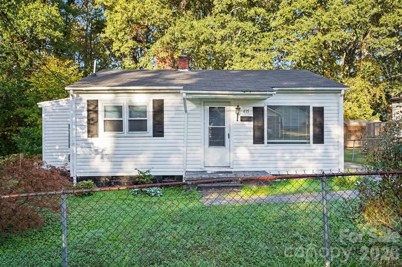 435 Rhyne Street, Dallas, NC - 1 bed, 1 bath, 796 sqft - $140,000