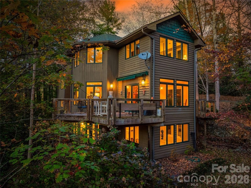 339 Beaverdam Road, Asheville, NC - 5 beds, 3.5 baths, 3,837 sqft - $1,375,000
