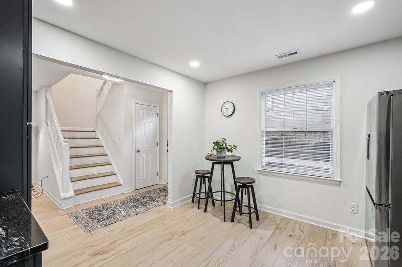 500 Poplar Street E, Charlotte, NC - 2 beds, 2.5 baths, 1,268 sqft - $529,000