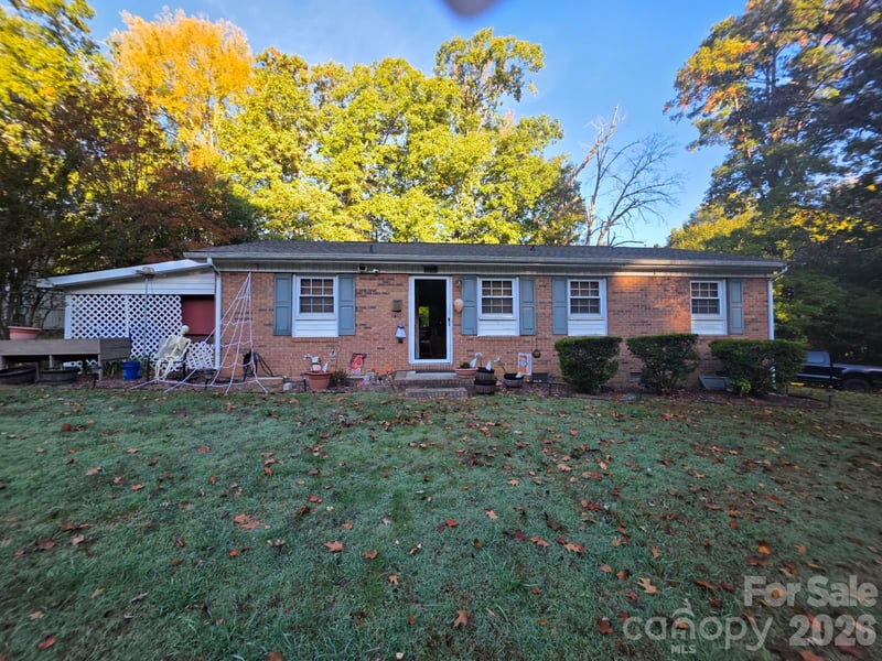 107 Brookwood Avenue, Concord, NC - 2 beds, 1.5 baths, 1,100 sqft - $269,900